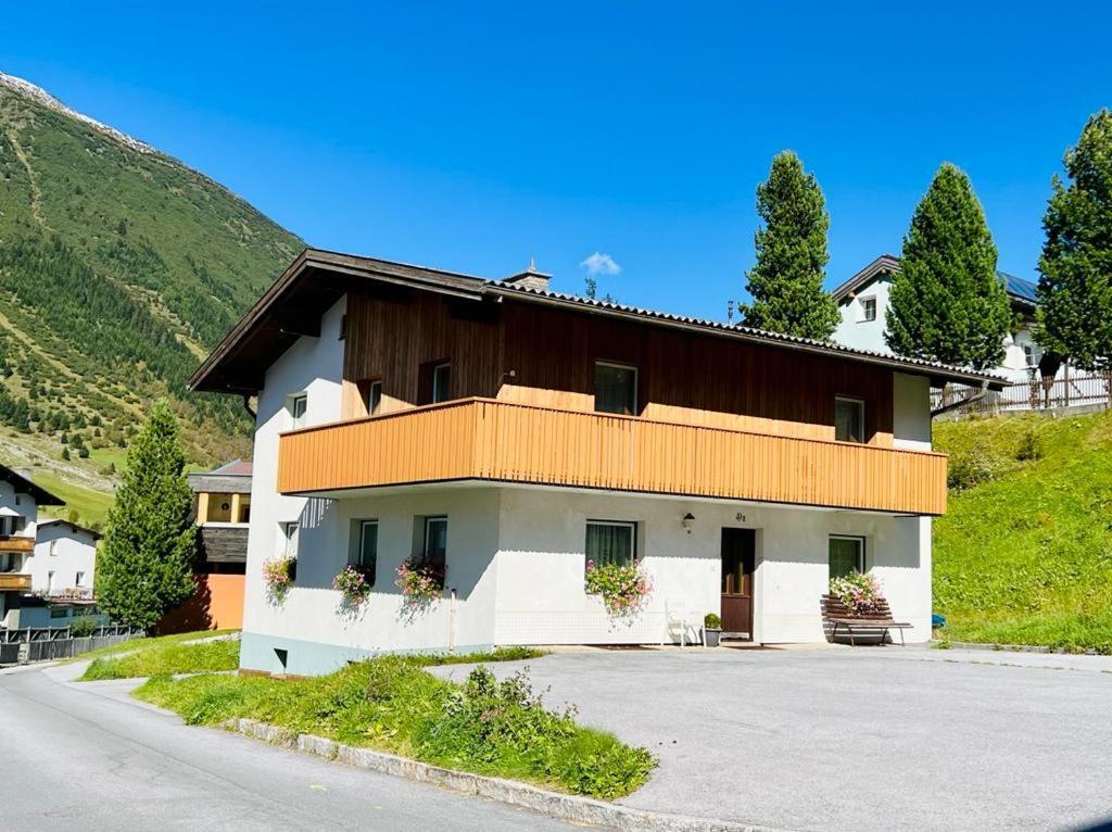 Chasetta Zum Sigrist Villa Galtür Esterno foto